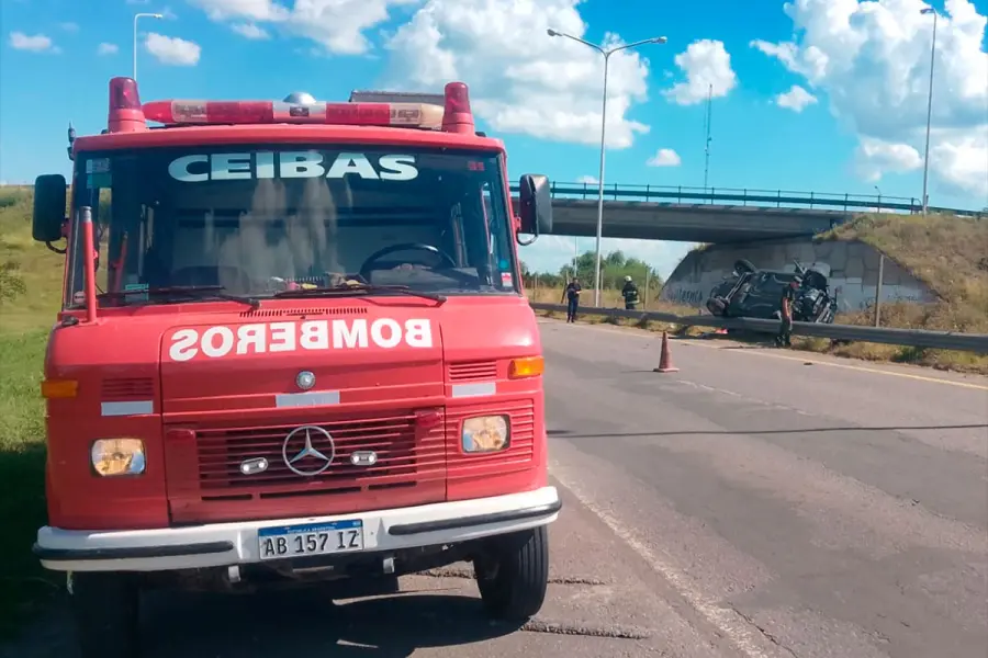 (Bomberos Voluntarios de Ceibas).