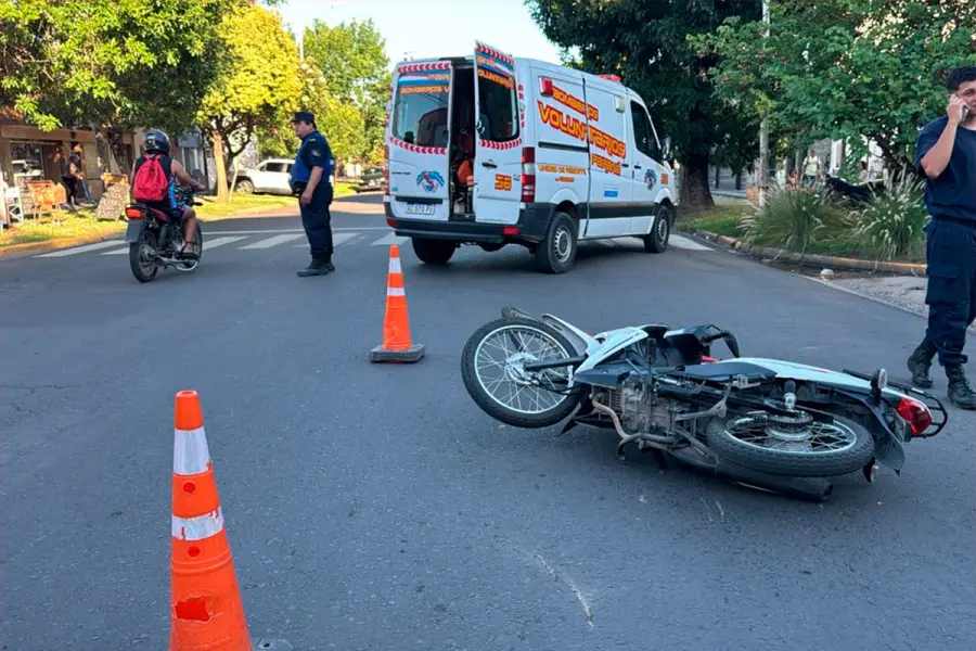 (Bomberos Voluntarios Paran&aacute;).