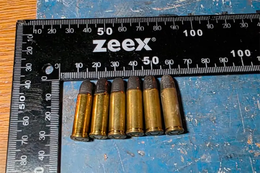 ntent&oacute; evadir un control de tr&aacute;nsito y descubrieron que llevaba un arma en el auto