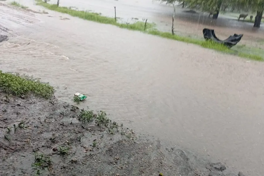Otra imagen de la acumulaci&oacute;n del agua en las calles. Foto: Despierta Feliciano.
