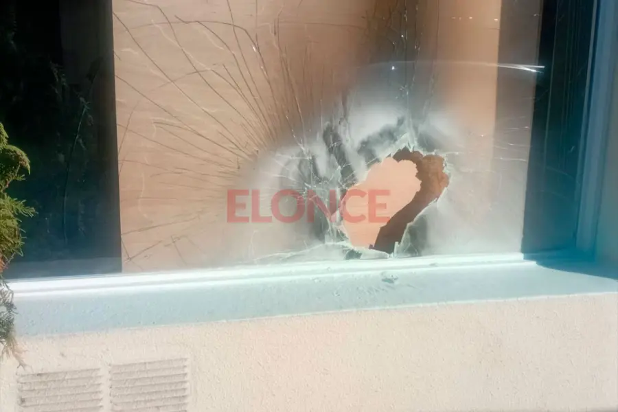 El vidrio tendr&aacute; que ser reemplazado. Foto: Elonce.