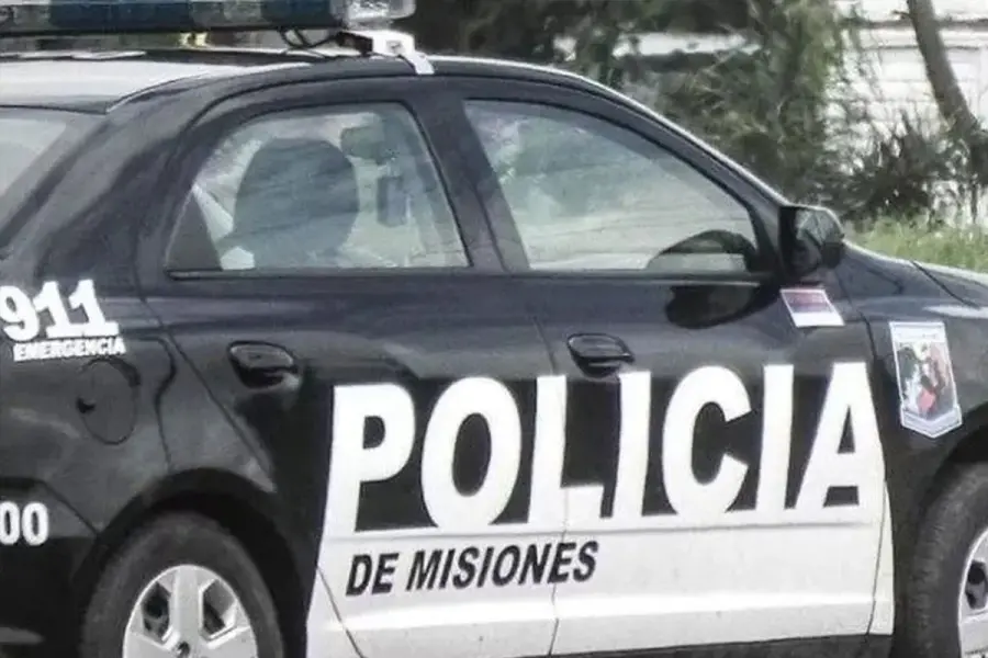 Durante el procedimiento se incaut&oacute; un tel&eacute;fono celular que ser&aacute; peritado como parte de la investigaci&oacute;n. Foto: Polic&iacute;a de Misiones.