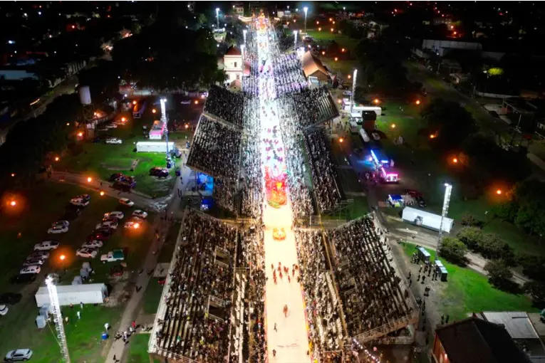 El Carnaval del País 2026 tendrá once noches de desfile y cuatro comparsas: sus temáticas