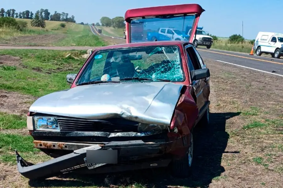 Accidente en Ruta 12 (foto Polic&iacute;a de Entre R&iacute;os)