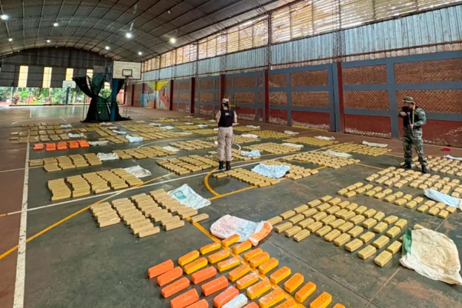 La Prefectura contabiliz&oacute; 43 bultos de droga. Foto: PNA.