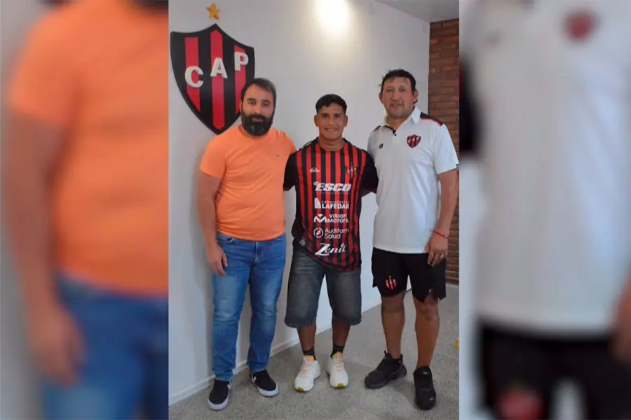 Agust&iacute;n Araujo firm&oacute; con Patronato.