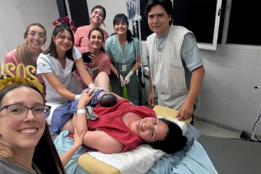 La primera beb&eacute; del 2026 en Tucum&aacute;n (foto X @fernandez_17230)