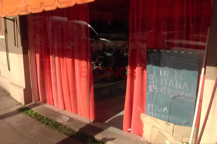 Robo y destrozos en una panader&iacute;a de Paran&aacute; (foto Elonce)