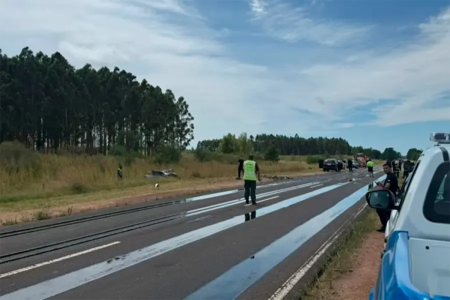 Tragedia vial sobre Ruta 136 (foto R2820)