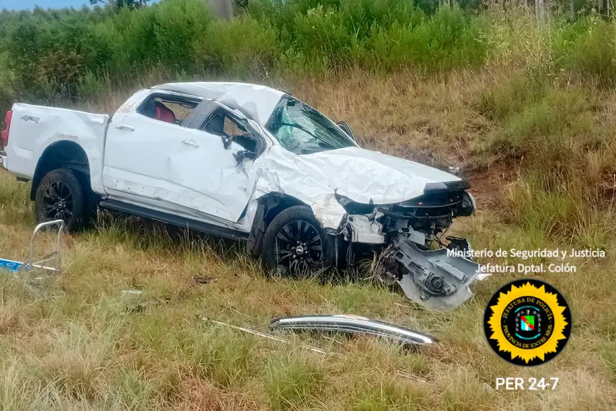 Vuelco en Ubajay (foto Polic&iacute;a de Entre R&iacute;os)