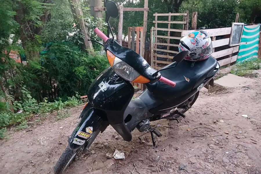 Recuperaron una moto que hab&iacute;a sido robada hace cuatro a&ntilde;os atr&aacute;s (foto Polic&iacute;a de Entre R&iacute;os)