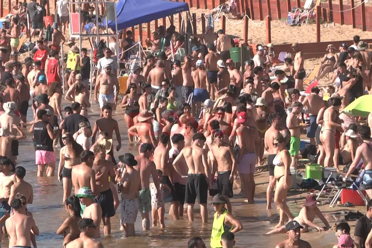 La convocante Fiesta del Sol y del Río reunió a los jóvenes en el Balneario de Valle María