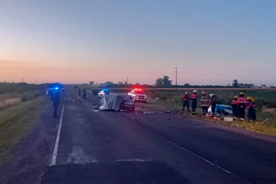 Tres fallecidos y varios heridos tras choque frontal en Ruta 20