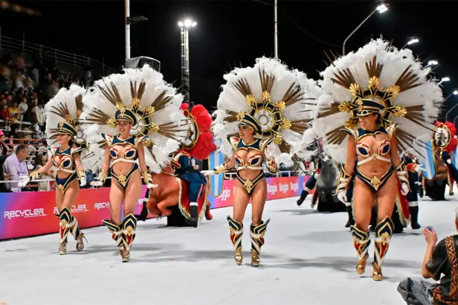 Gran inicio de la Fiesta Nacional Carnaval del Pa&iacute;s