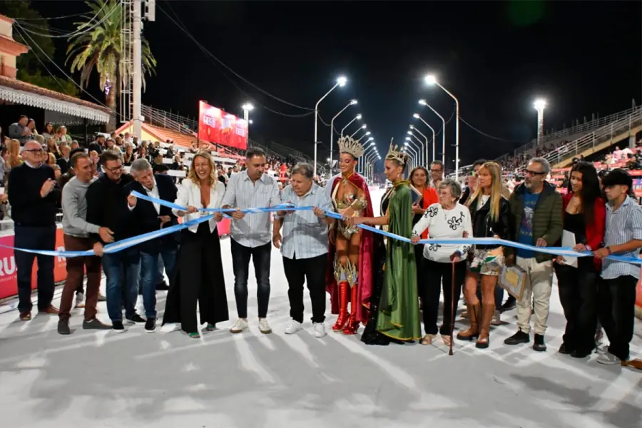 Gran inicio de la Fiesta Nacional Carnaval del Pa&iacute;s