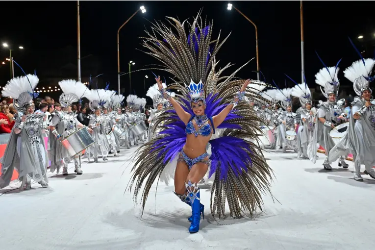 Gran inicio de la Fiesta Nacional Carnaval del País