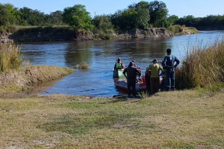 Hallaron el cuerpo de uno de los dos ahogados tras arrojarse al río Gualeguay
