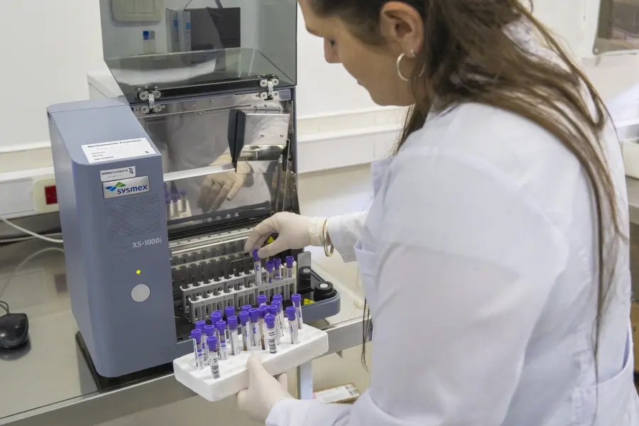 Ante un diagn&oacute;stico positivo, el <b>hospital de la Baxada</b> garantiza la continuidad del cuidado. Foto: archivo Elonce.