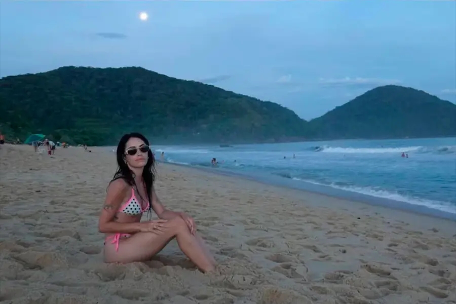 Lali Espósito recarga energías en las playas de Brasil antes de su esperado show en la capital entrerriana Lali Espósito recarga energías en las playas de Brasil antes de su esperado show en la capital entrerriana
