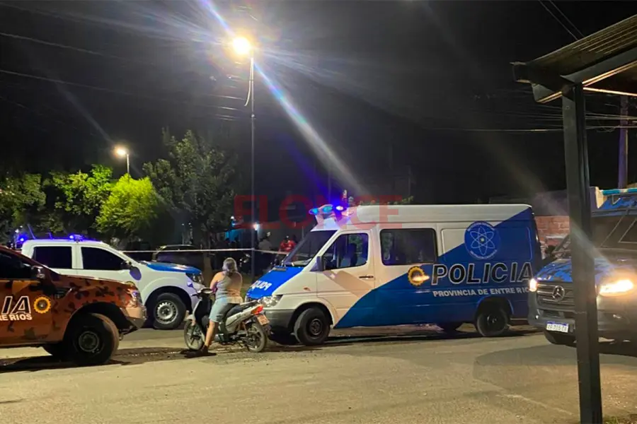 Adolescente est&aacute; grave tras disparos contra vivienda