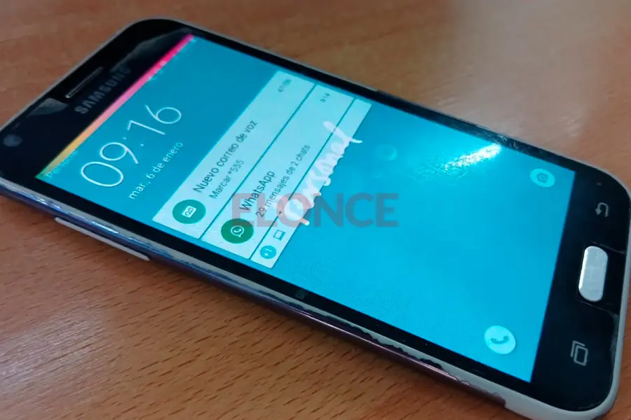 Los celulares antiguos no podr&aacute;n recibir actualizaciones de WhatsApp (foto Elonce)