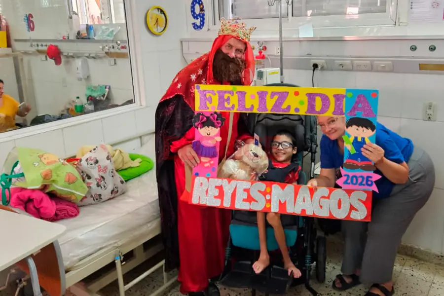 Los Reyes Mayos llegaron al hospital San Roque (foto Elonce)