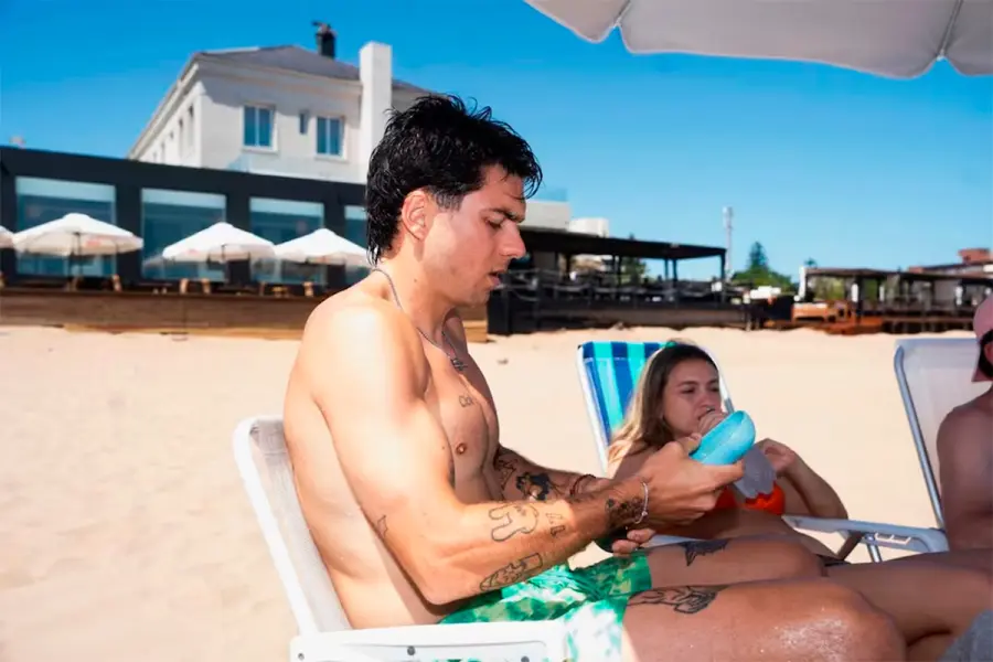 Las fotos de Morena Beltr&aacute;n en Punta del Este tras la propuesta de casamiento