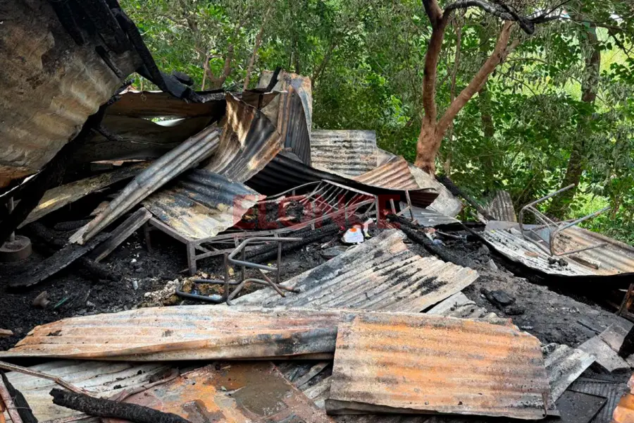 Incendio en barrio Macarone de Paran&aacute; (foto Elonce)
