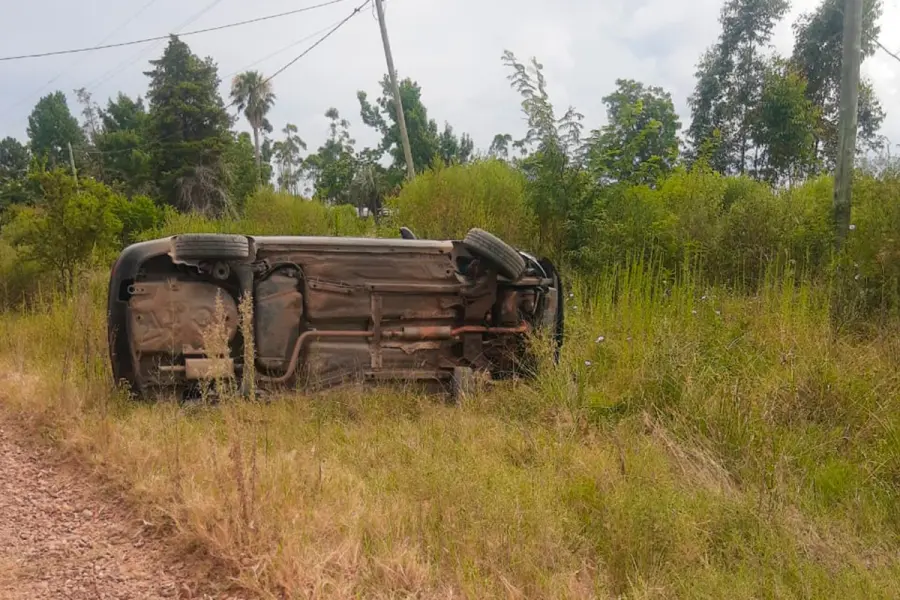 Vuelco en Concordia (foto Polic&iacute;a de Entre R&iacute;os)