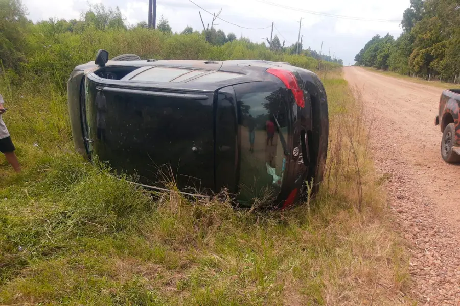 Vuelco en Concordia (foto Polic&iacute;a de Entre R&iacute;os)