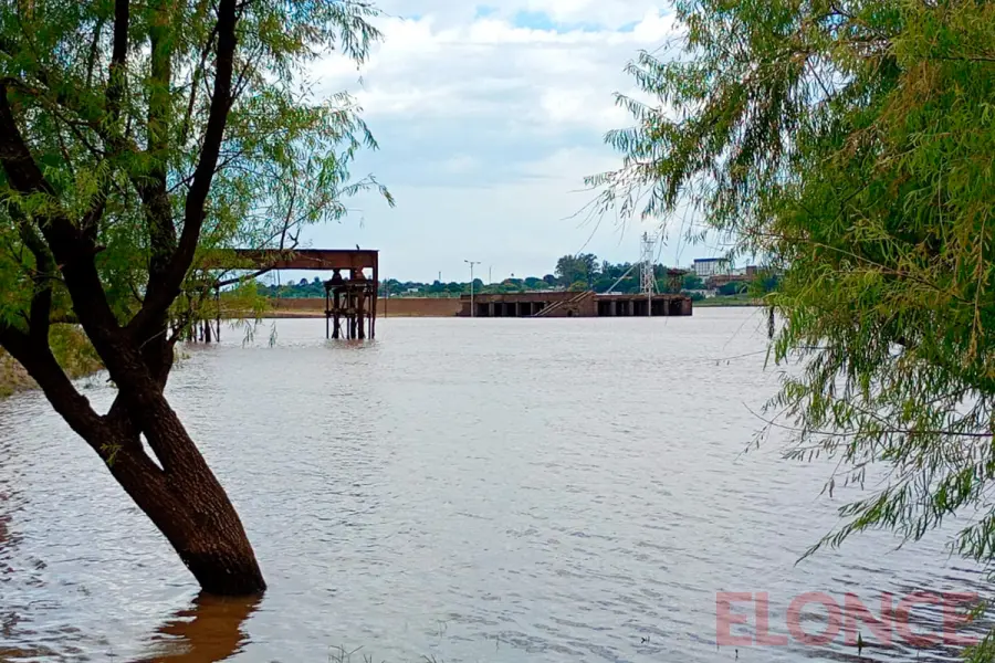 El nivel del r&iacute;o podr&iacute;a mantenerse alto durante varios d&iacute;as. Foto: Elonce.