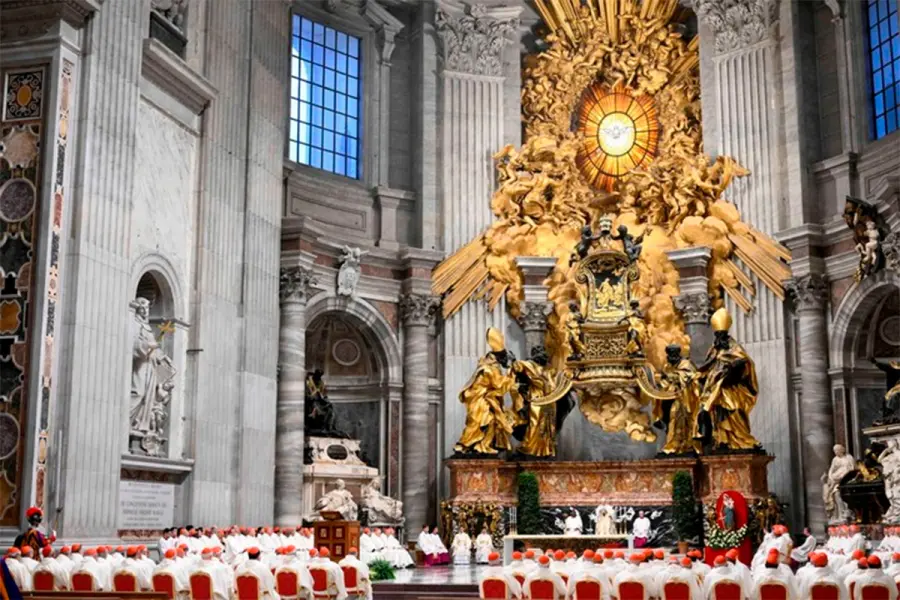 Le&oacute;n XIV encabeza el primer Consistorio Extraordinario de su pontificado