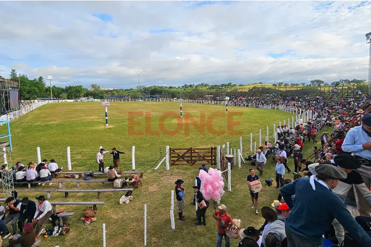 Diamante palpita tradición con su Festival: arranca la jineteada y se presenta Jorge Rojas