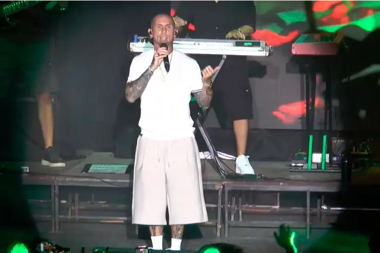 Al ritmo de Ke Personajes, la Fiesta Nacional del Lago concluye la 42º edición