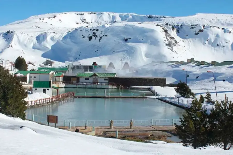 Las Termas de Copahue, un destino natural que combina salud y paisajes &uacute;nicos