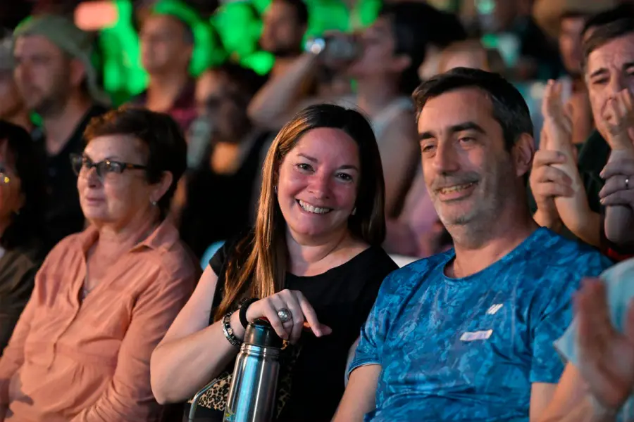 </p>
<!-- is a object -->
<h3><b>Foto: Festival Nacional de Jineteada y Folclore de Diamante</b></h3>
<!-- end object -->
<p>