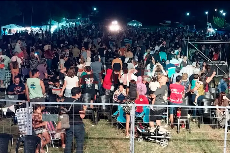 La Fiesta Provincial de los Reyes Magos superó las 7.400 personas y espera otra noche multitudinaria