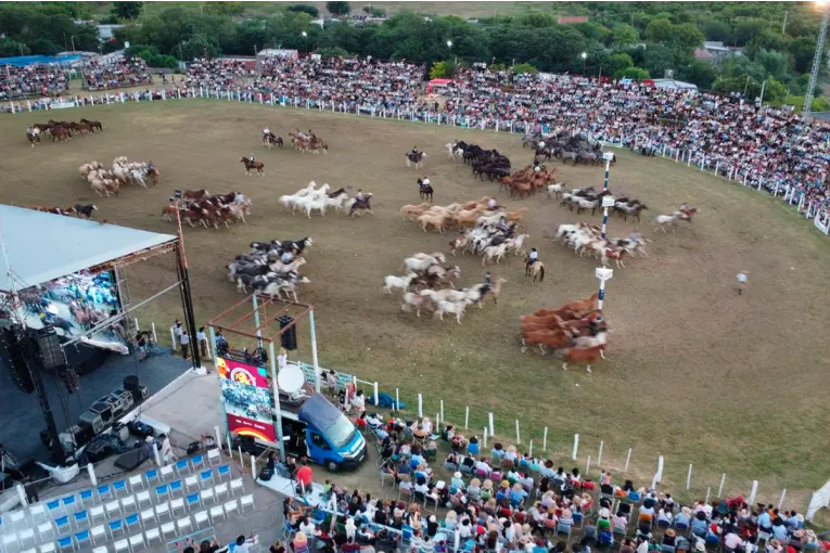 Las imágenes del emocionante “encierro de tropillas entabladas” en Diamante: de qué se trata
