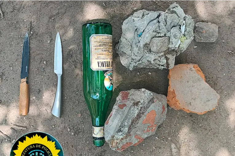 Detuvieron a cuatro mujeres y una adolescente tras una pelea con cuchillos en la calle