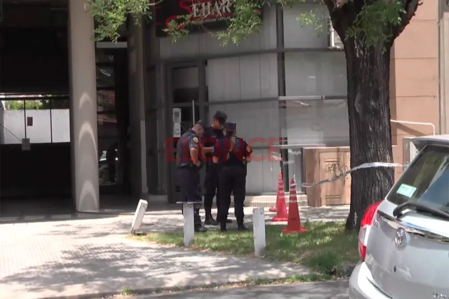 Un joven fue hospitalizado tras caer desde un edificio (foto Elonce)