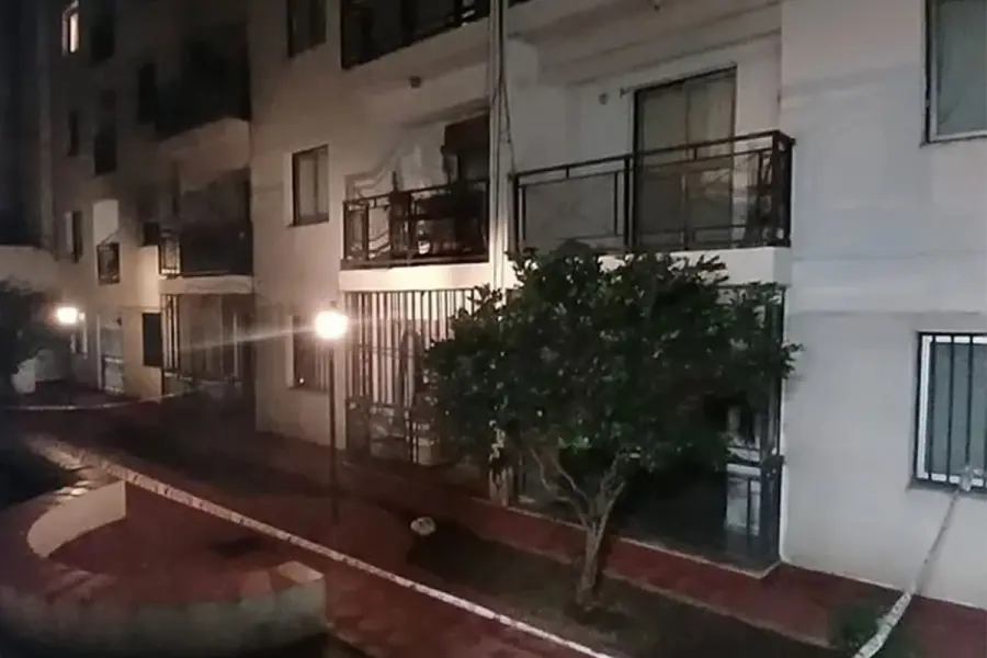 Balc&oacute;n de donde cay&oacute; la v&iacute;ctima. Foto: Polic&iacute;a de C&oacute;rdoba.