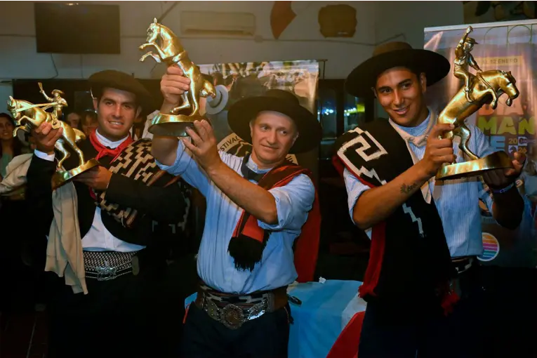 Diamante consagró a los campeones de jineteada y cerró con éxito su 54ª edición: los ganadores