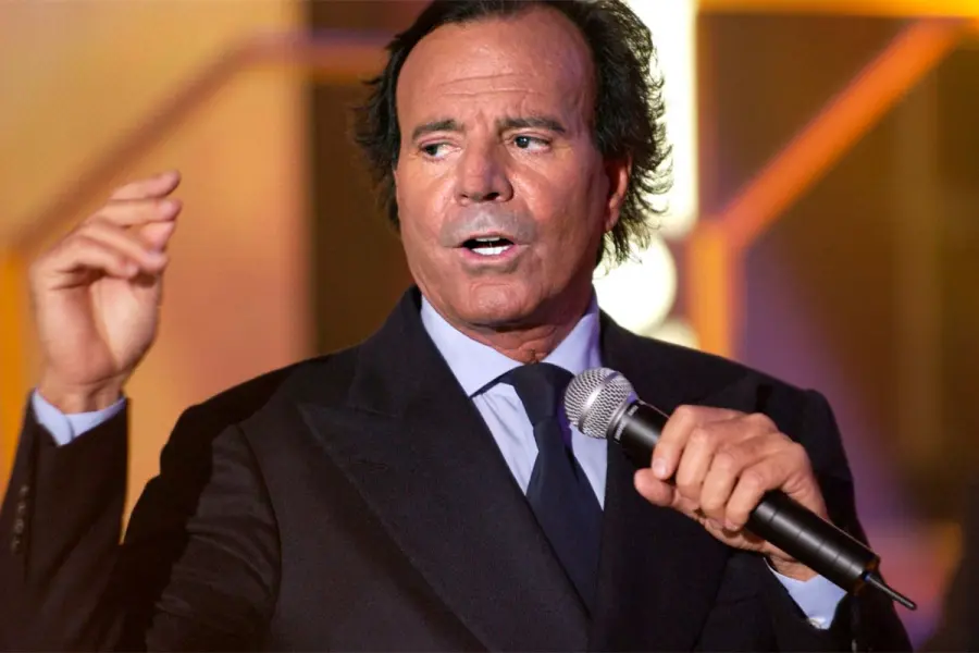 Julio Iglesias