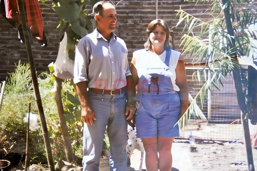 Rub&eacute;n &ldquo;Mencho&rdquo; Gil y su esposa Margarita Gallegos (Imagen mejorada con Inteligencia Artificial por Elonce)