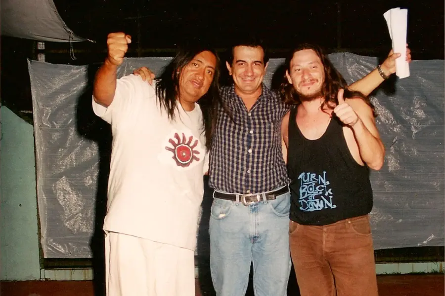 Una foto de 1998. Rub&eacute;n Patagonia a la izquierda y, Jos&eacute; C&aacute;ceres en el centro.