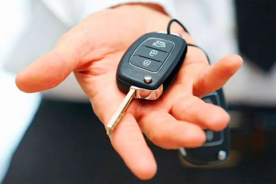 Robaron camioneta a argentinos en Florian&oacute;polis