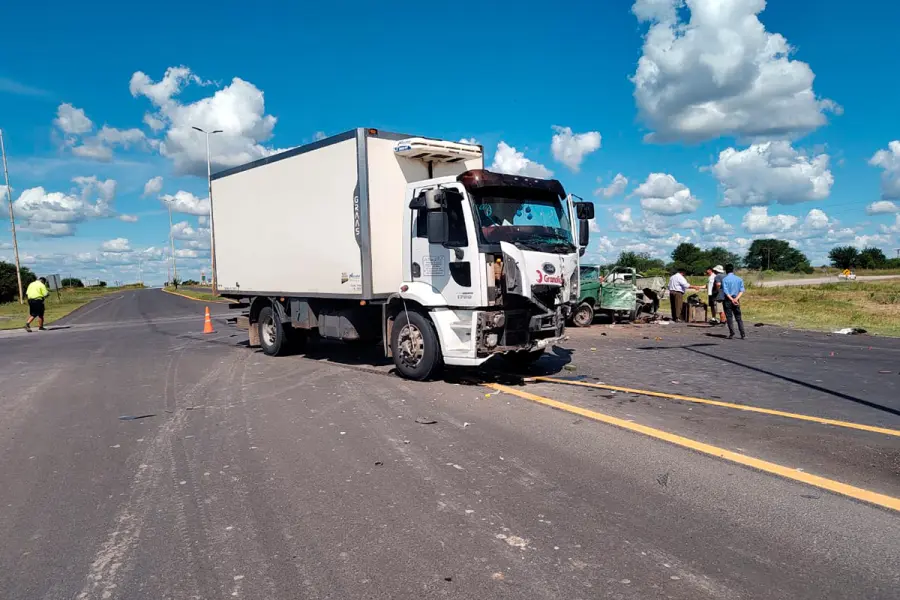 Accidente en acceso a Viale por Ruta 32 (foto Polic&iacute;a de Entre R&iacute;os)