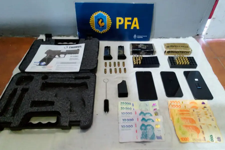 Allanamientos por triple crimen narco (foto Polic&iacute;a Federal Argentina)