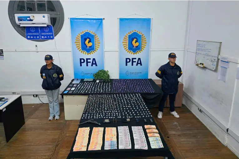 Incautaron droga valuada en más de $66 millones tras allanamientos por triple crimen narco
