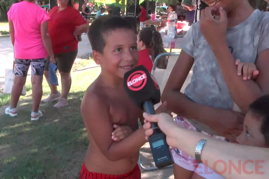 Los ni&ntilde;os expresaron su alegr&iacute;a en el festival. Foto: Elonce.